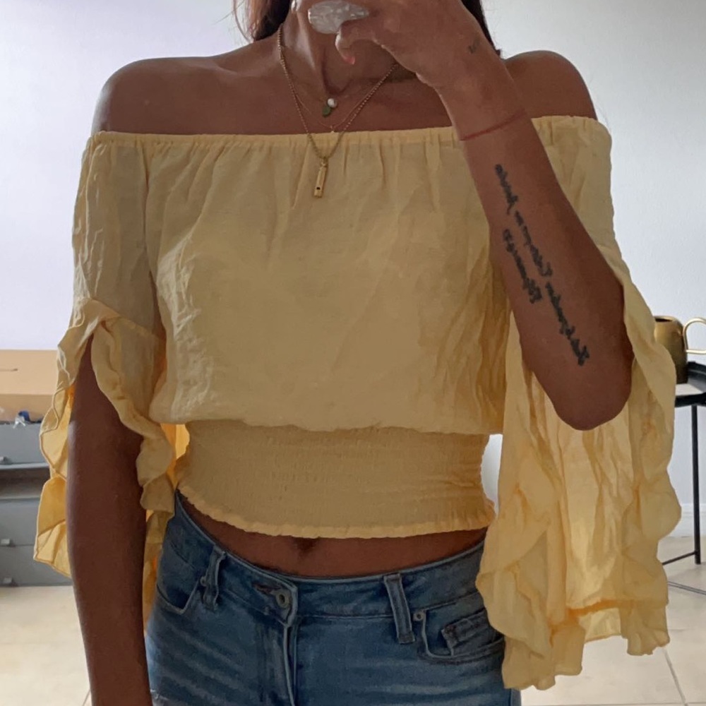 Yellow top, size medium